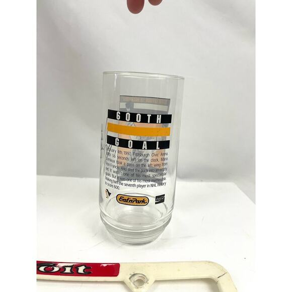 VTG Detroit Red Wings Snapback Hat License Plate Mugs Cups NHL Rare 1990s Hockey - Picture 13 of 13